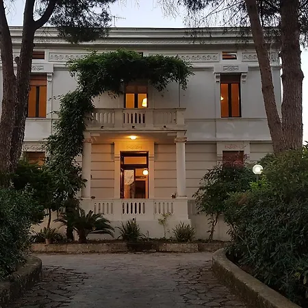 B&B Scalea Villa Giordanelli 4*